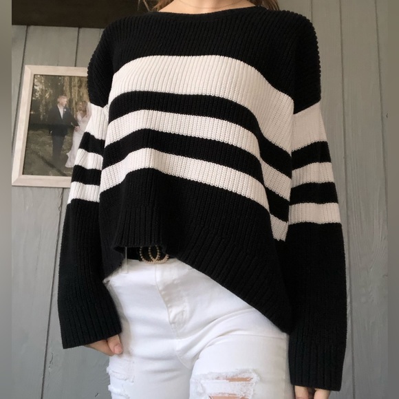 Victoria’s Secret sweater - Picture 2 of 6